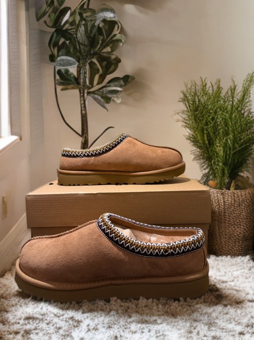 UGG Tasman