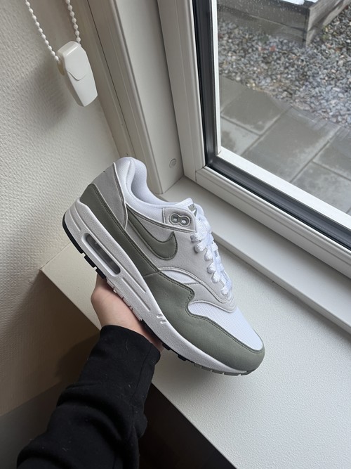 Nike Air Max 1 Light Army