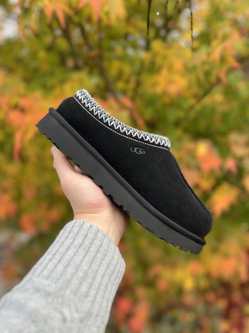 UGG Tasman Black