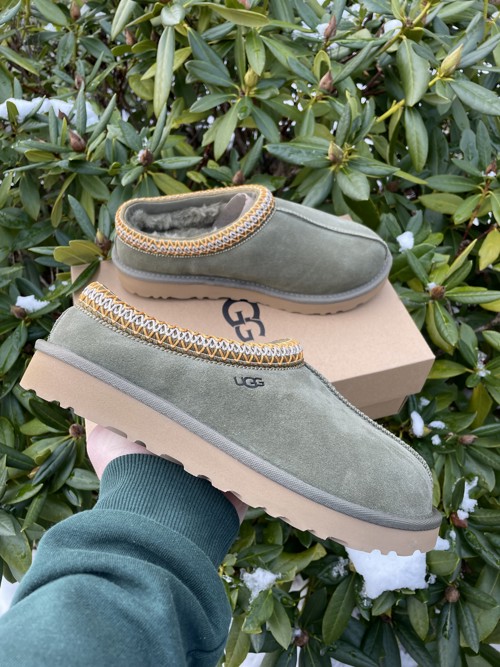 UGG Tasman