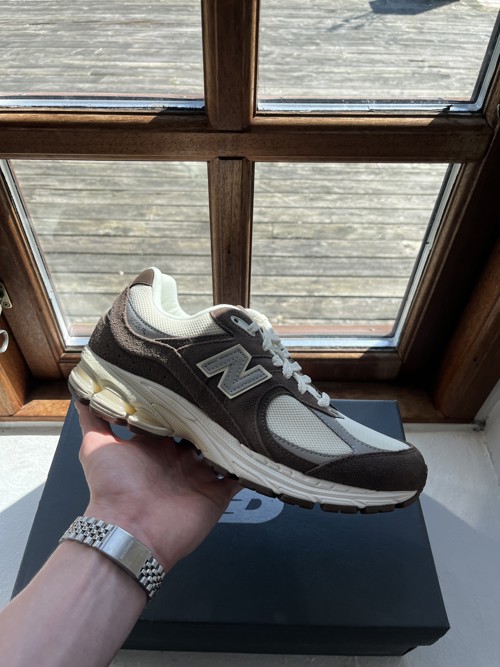 New Balance 2002R