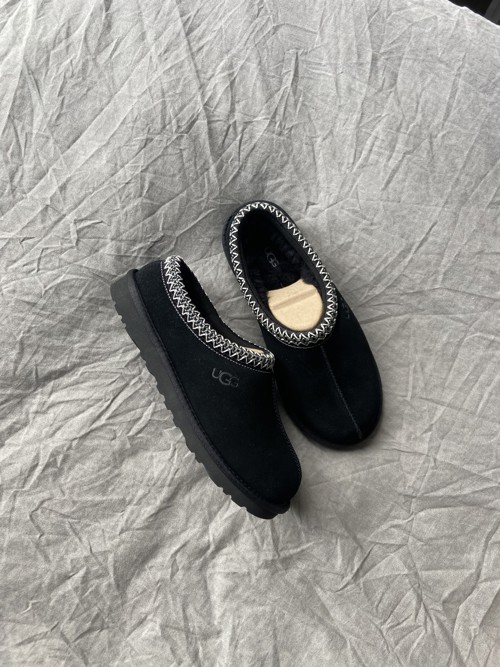 UGG Tasman Black