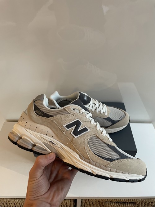 New Balance 2002R