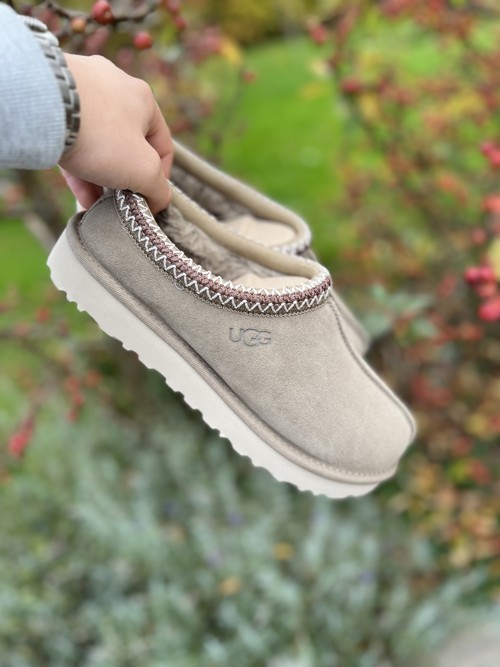 UGG Tasman