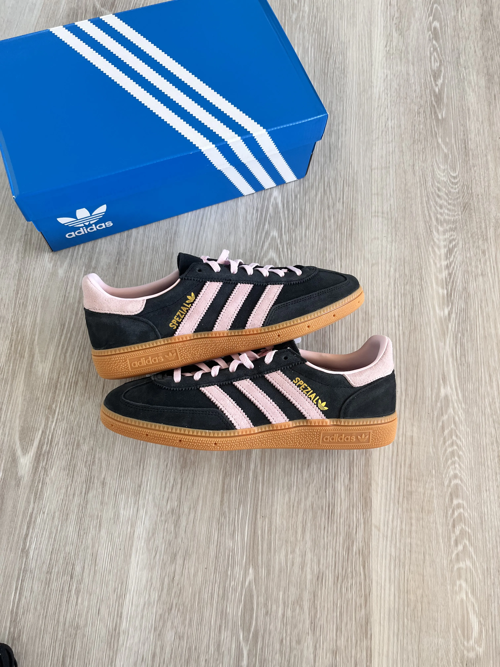 Adidas Handball Spezial Core Black / Clear Pink / Gum