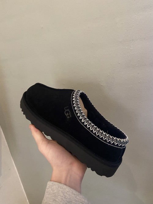 UGG Tasman Black