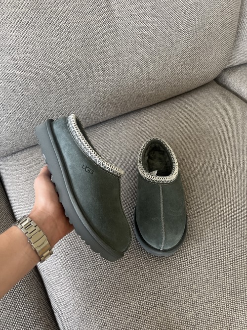 UGG Tasman