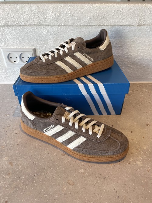 Adidas Handball Spezial Earth Strata / Off White / Gum