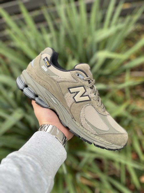 New Balance 2002R