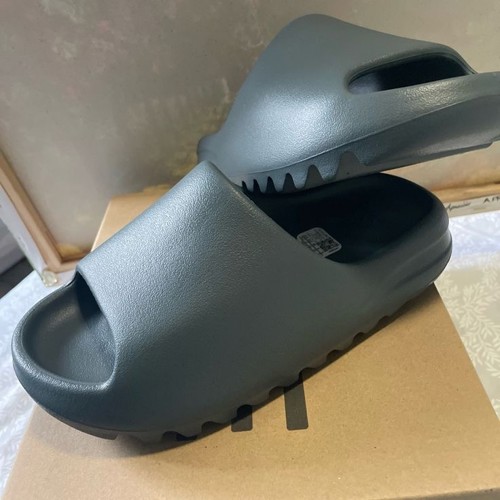 Yeezy Slide Slate Grey