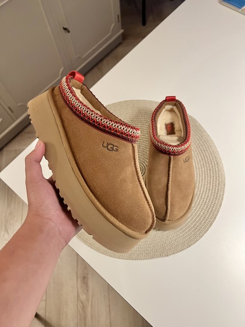 UGG Tazz Chestnut