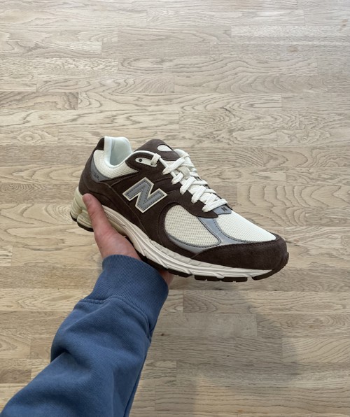 New Balance 2002R Dark Mocha