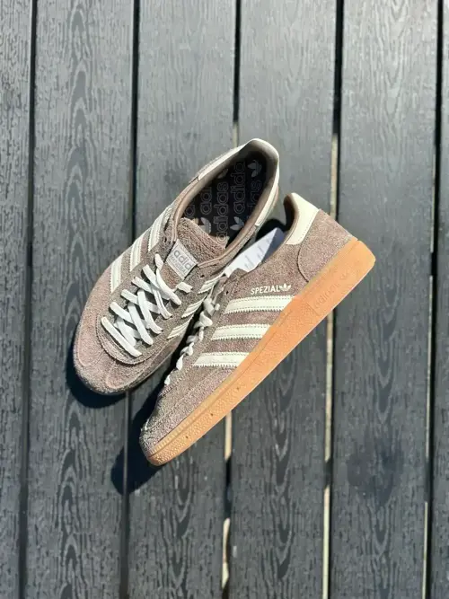 Adidas Handball Spezial Earth Strata / Off White / Gum