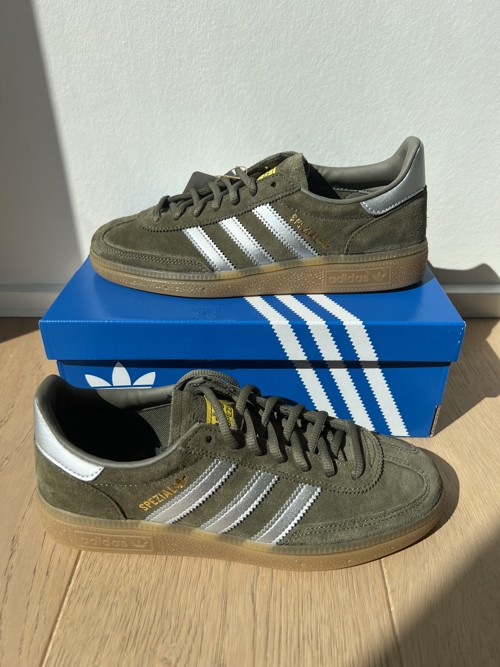 Adidas Handball Spezial Olive Strata / Silver Metalic / Super Yellow