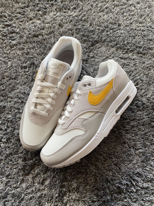 Nike Air Max 1 Summit White University Gold
