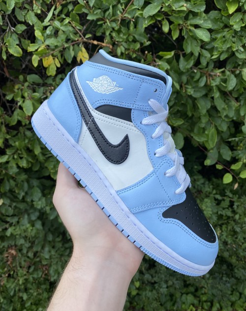 Nike Air Jordan 1 Mid Ice Blue