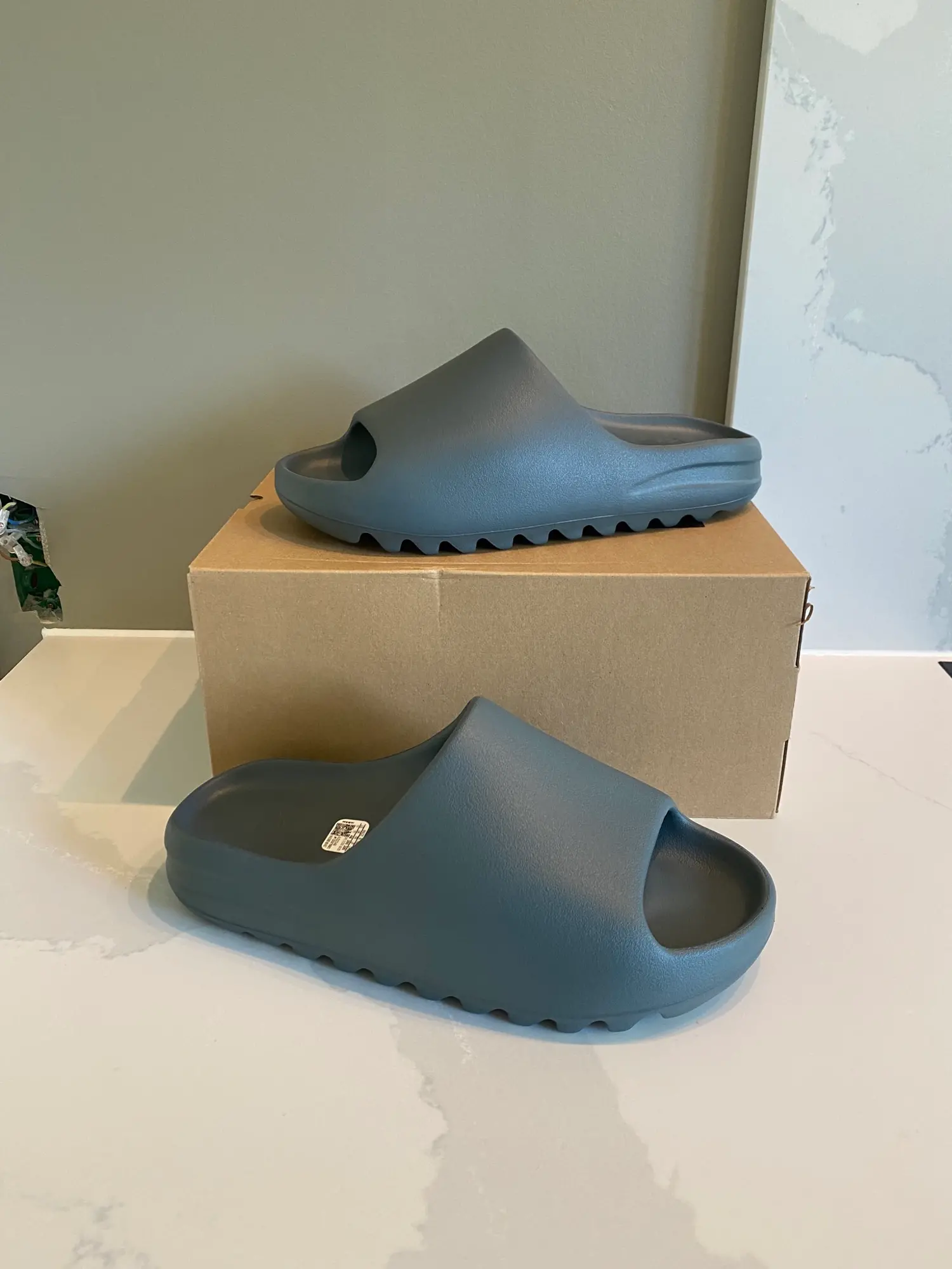 Yeezy Slide Slate Marine