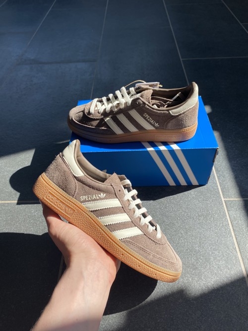 Adidas Handball Spezial Earth Strata / Off White / Gum