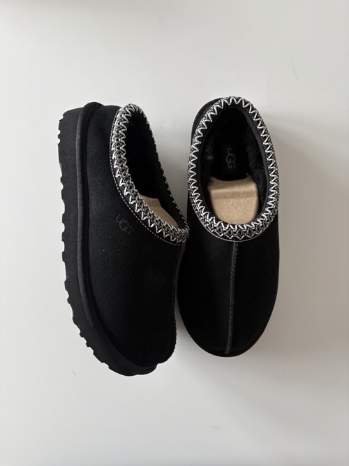 UGG Tasman Black
