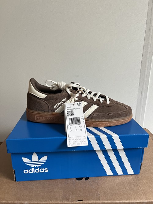 Adidas Handball Spezial Earth Strata / Off White / Gum