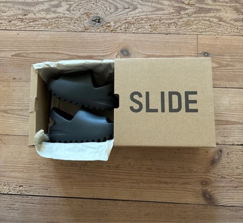 Yeezy Sandaler