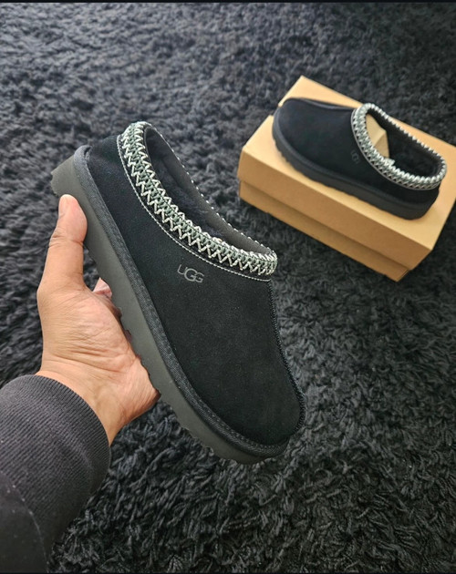 UGG Tasman Black