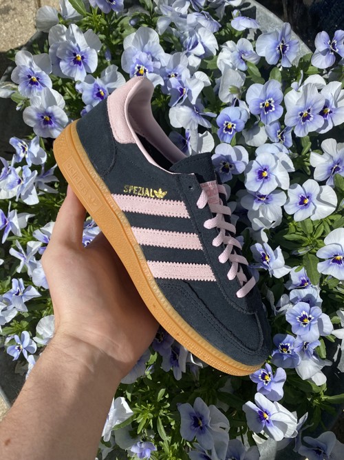 Adidas Handball Spezial Core Black / Clear Pink / Gum