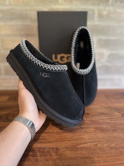 UGG Tasman Black