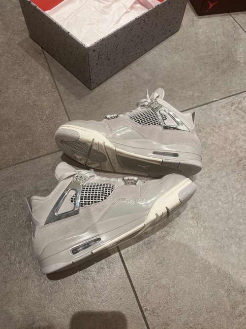 Nike Air Jordan 4