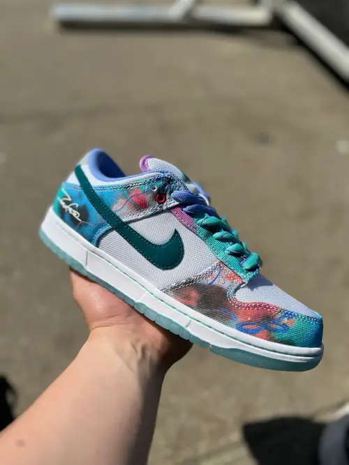 Nike SB Dunk Low Futura Laboratories Bleached Aqua