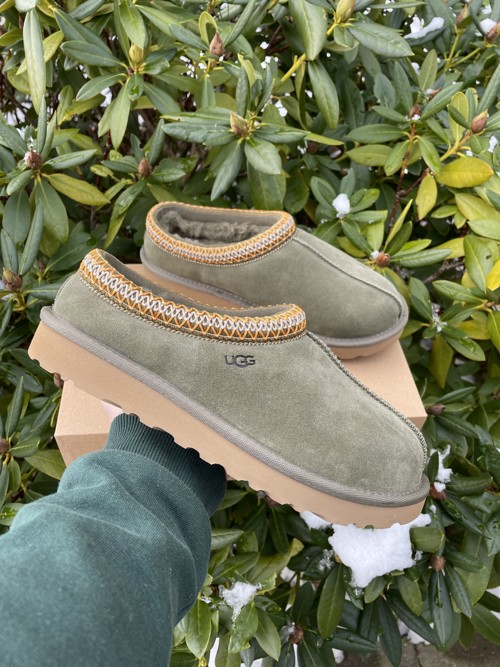 UGG Tasman