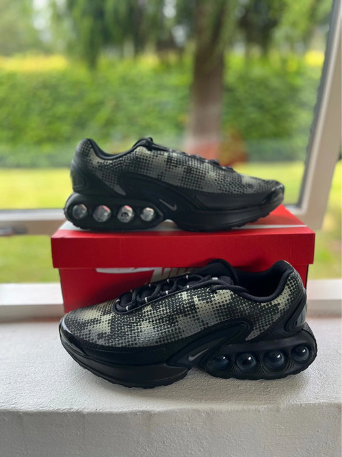 Nike Nike DN Black Olive Aura Medium Olive Metallic Silver