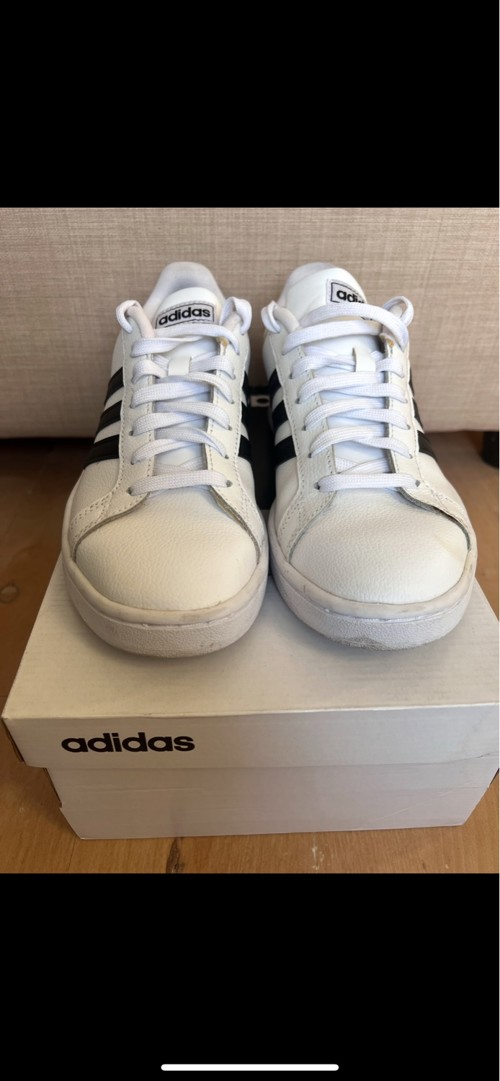 Adidas Sneakers