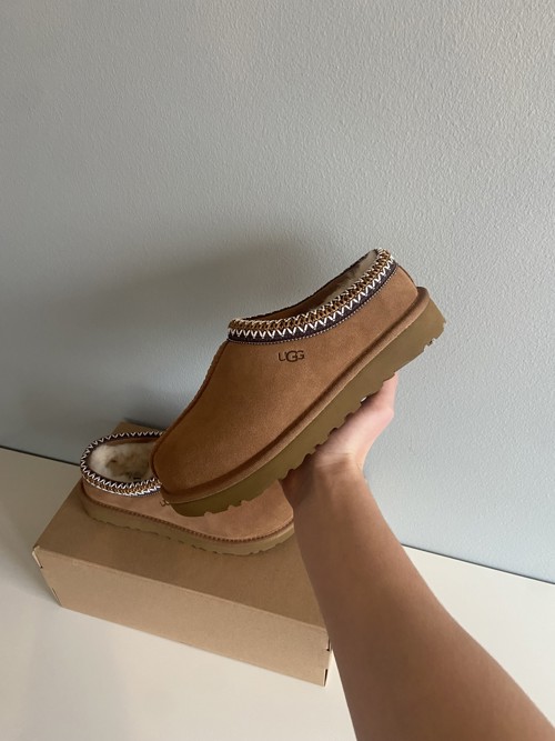 UGG Tasman