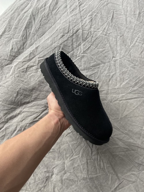 UGG Tasman Black