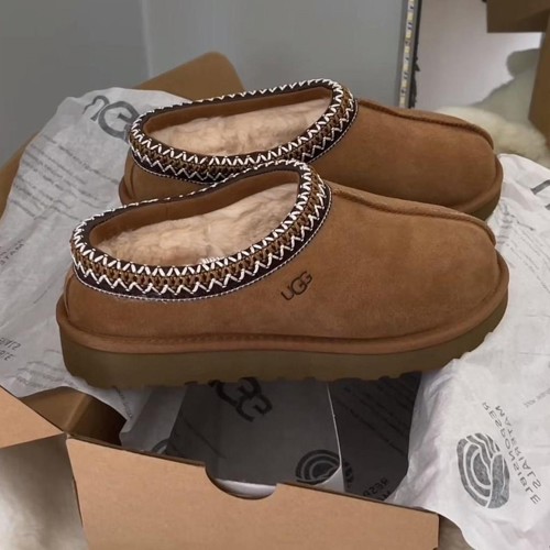 UGG Tasman