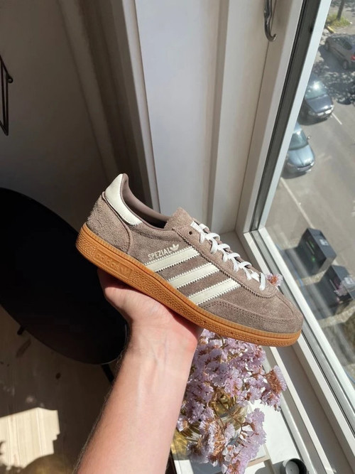 Adidas Handball Spezial Earth Strata / Off White / Gum