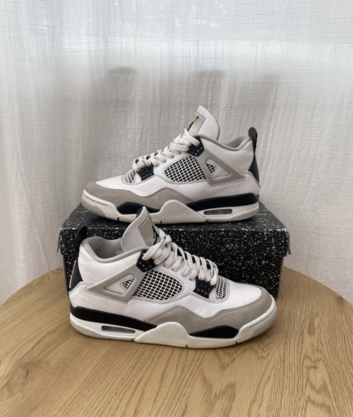 Nike Air Jordan 4