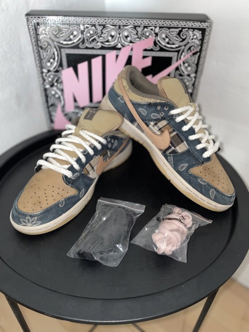 Nike SB Dunk Low Travis Scott