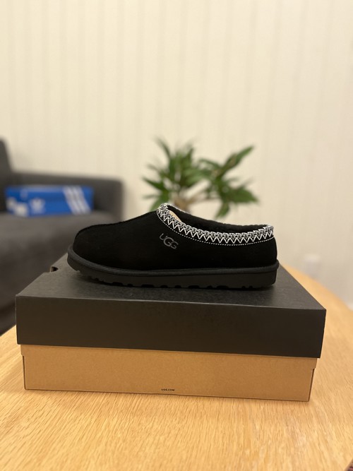 UGG Tasman Black