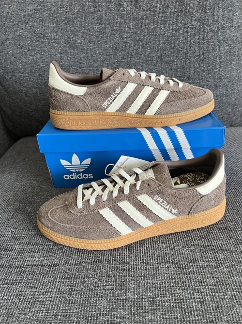 Adidas Handball Spezial Earth Strata / Off White / Gum