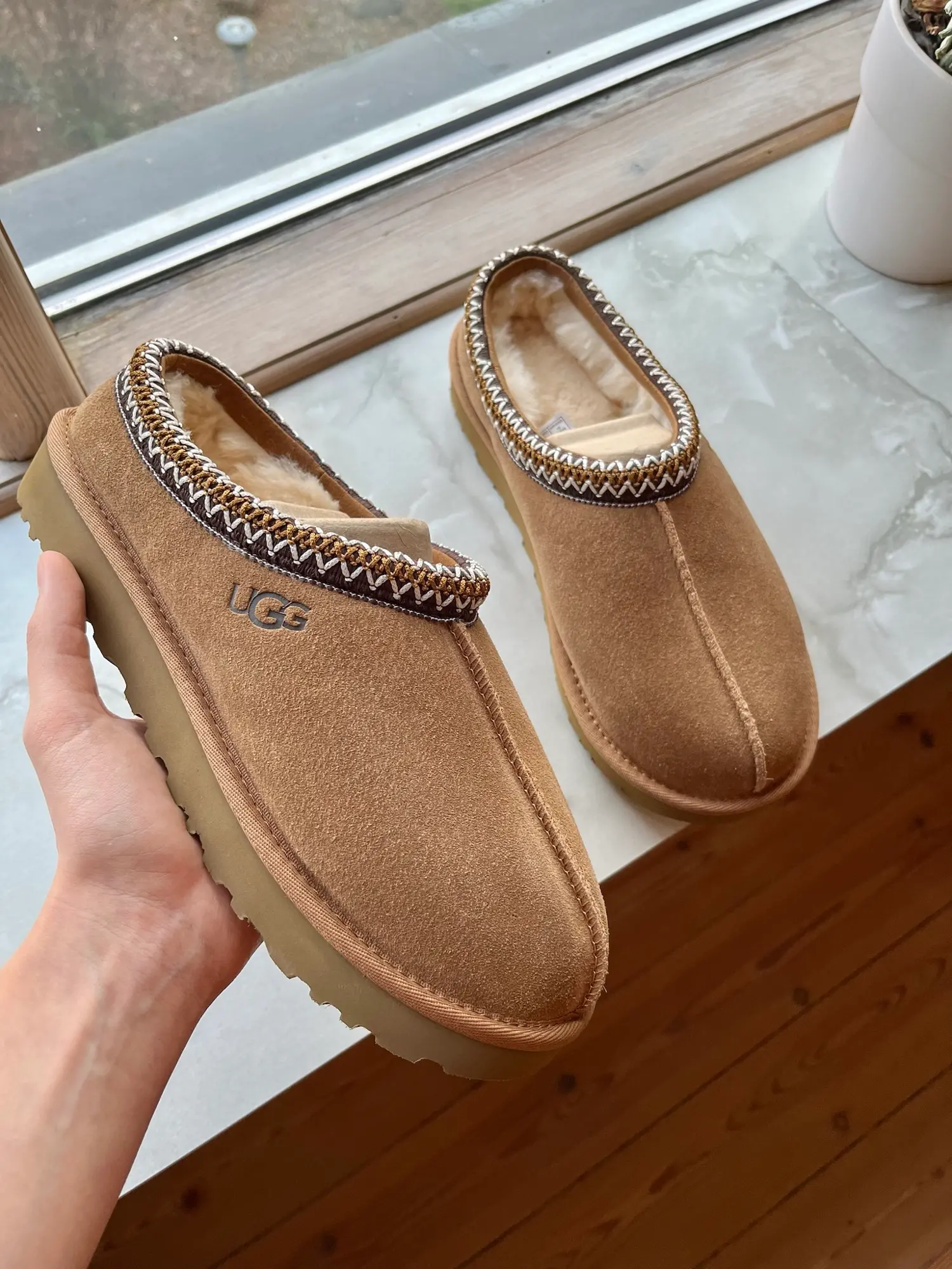 UGG Tasman Chestnut