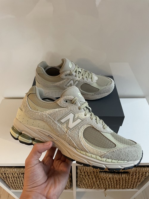 New Balance 2002R