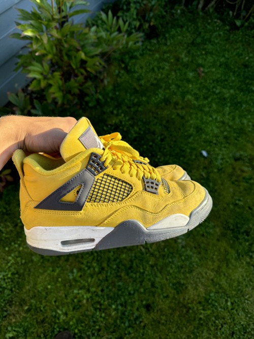 Nike Air Jordan 4