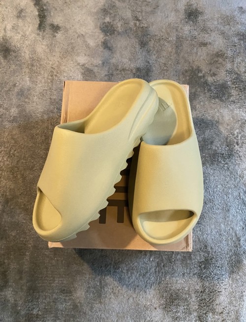 Yeezy Slide Resin