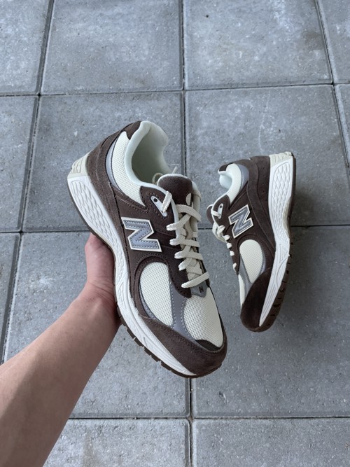 New Balance 2002R Dark Mocha