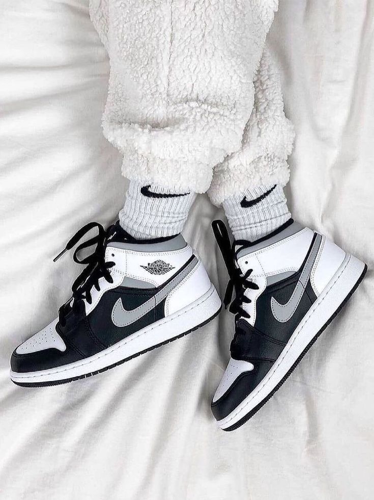 Air Jordan 1 Mid