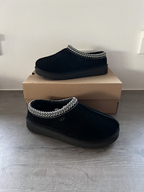 UGG Tasman Black