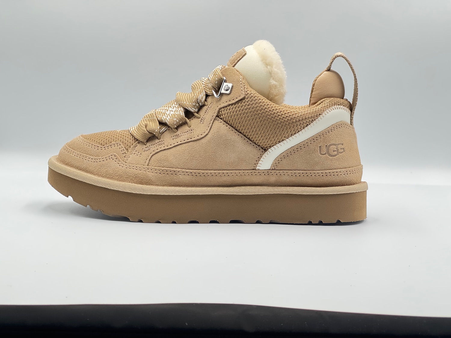 UGG Lowmel Sand