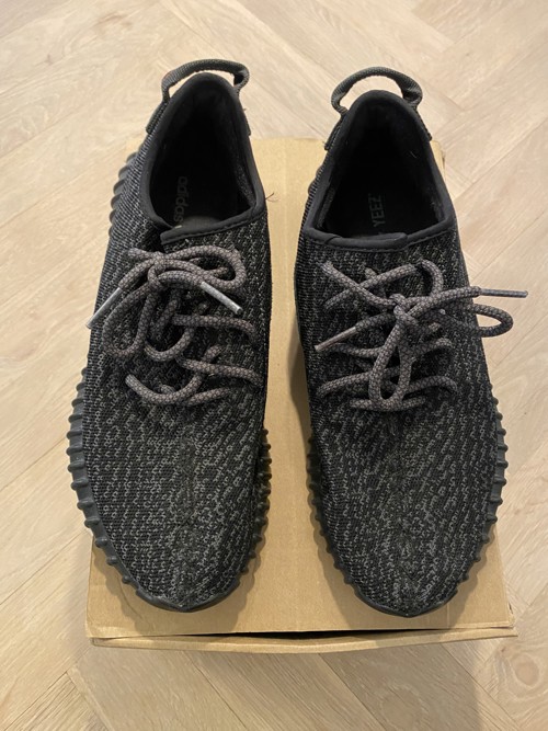 Yeezy Sneakers
